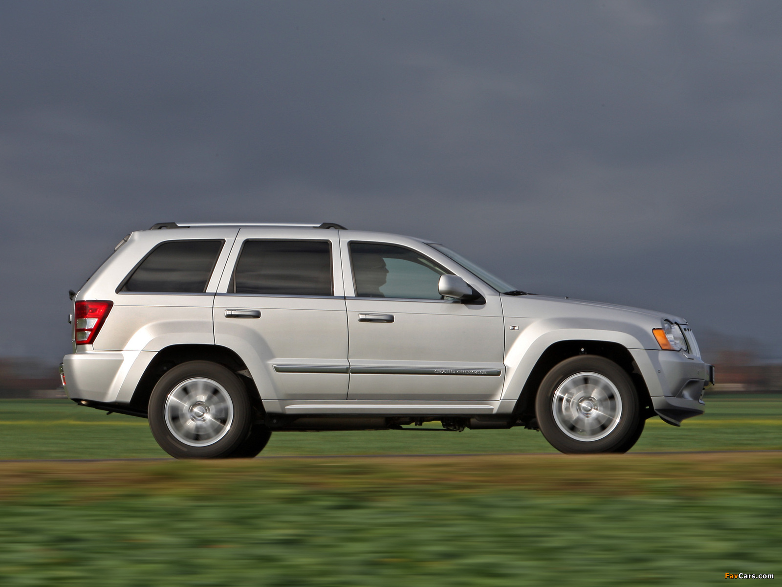 Jeep Grand Cherokee CRD Overland (WK) 2008–10 wallpapers (1600 x 1200)
