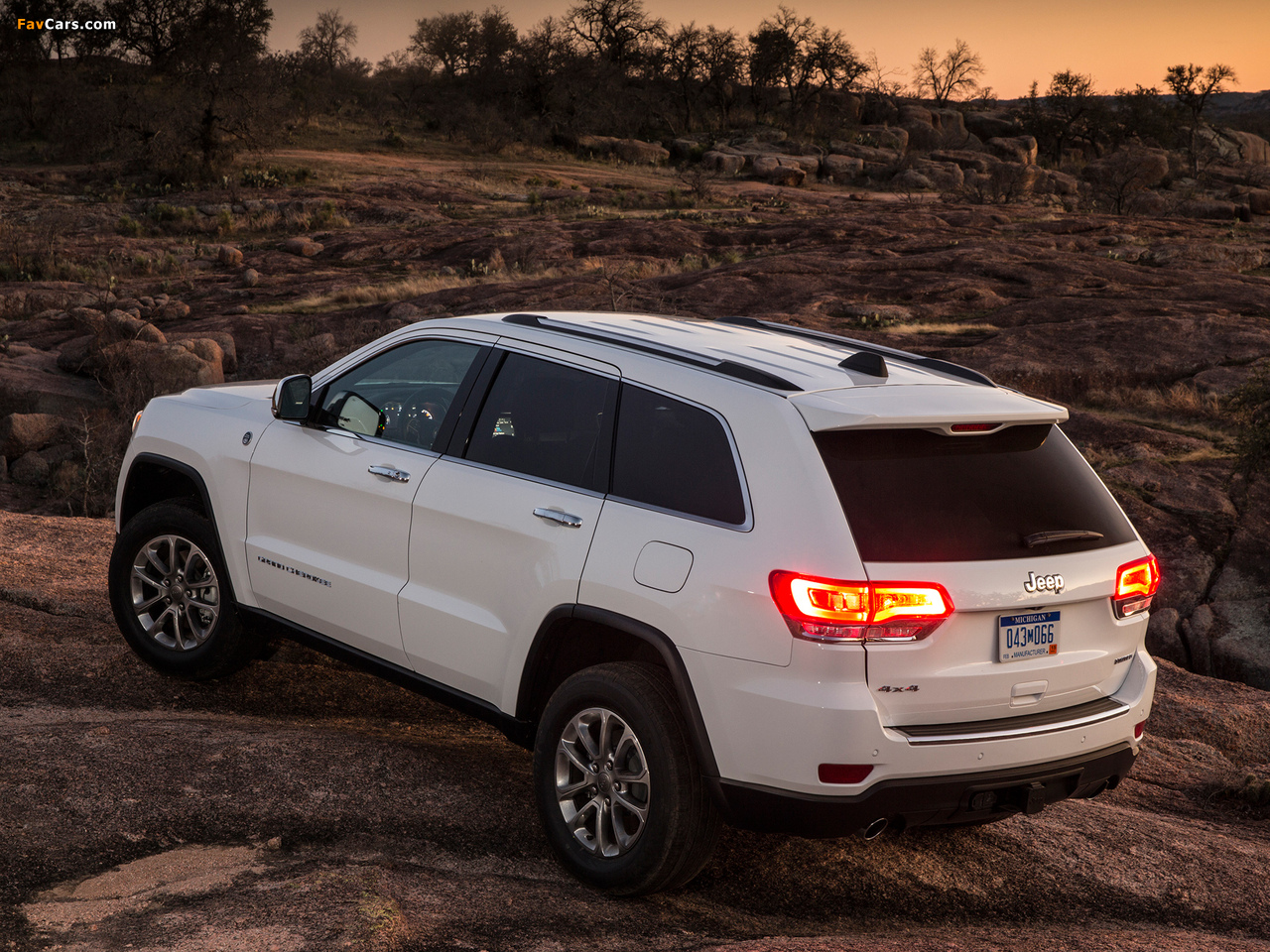 Jeep Grand Cherokee Limited (WK2) 2013 pictures (1280 x 960)