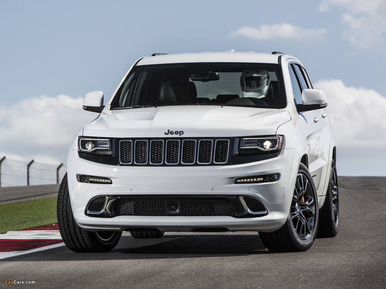 Jeep Grand Cherokee SRT (WK2) 2013 wallpapers (1280 x 960)