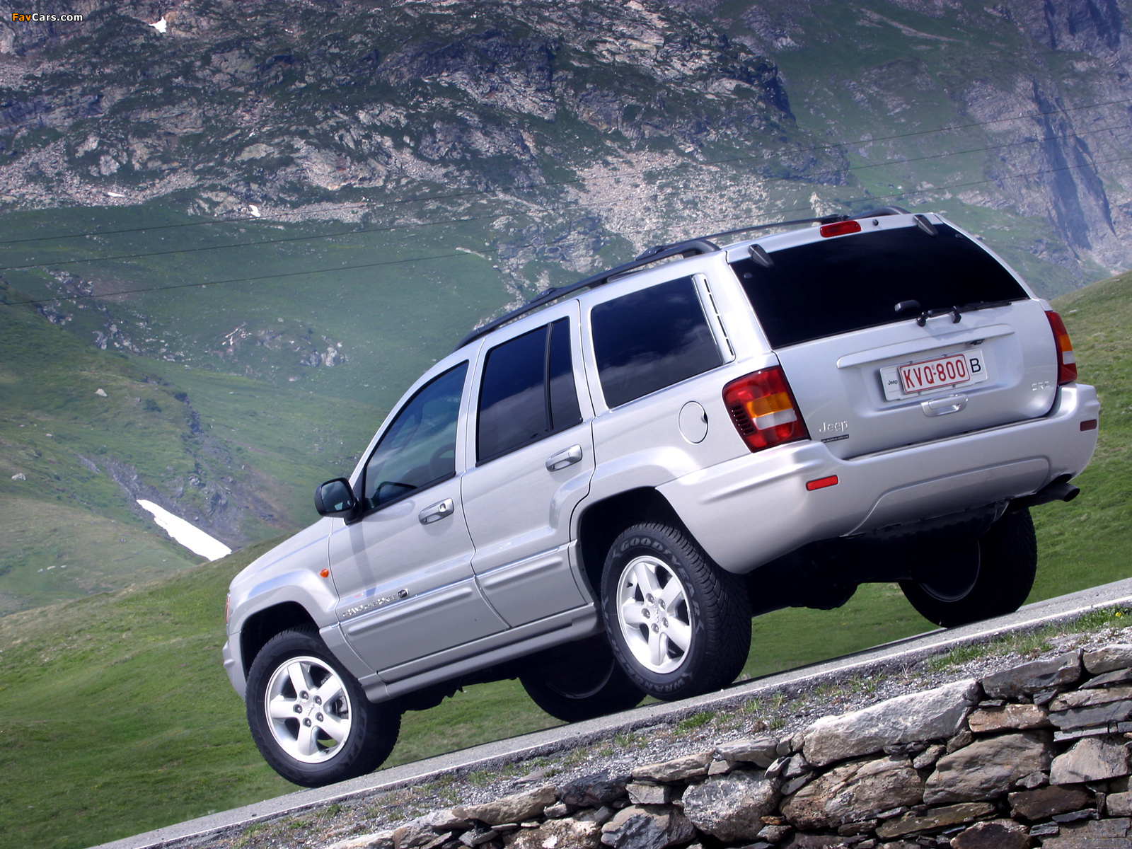 Pictures of Jeep Grand Cherokee Overland (WJ) 2002–04 (1600 x 1200)