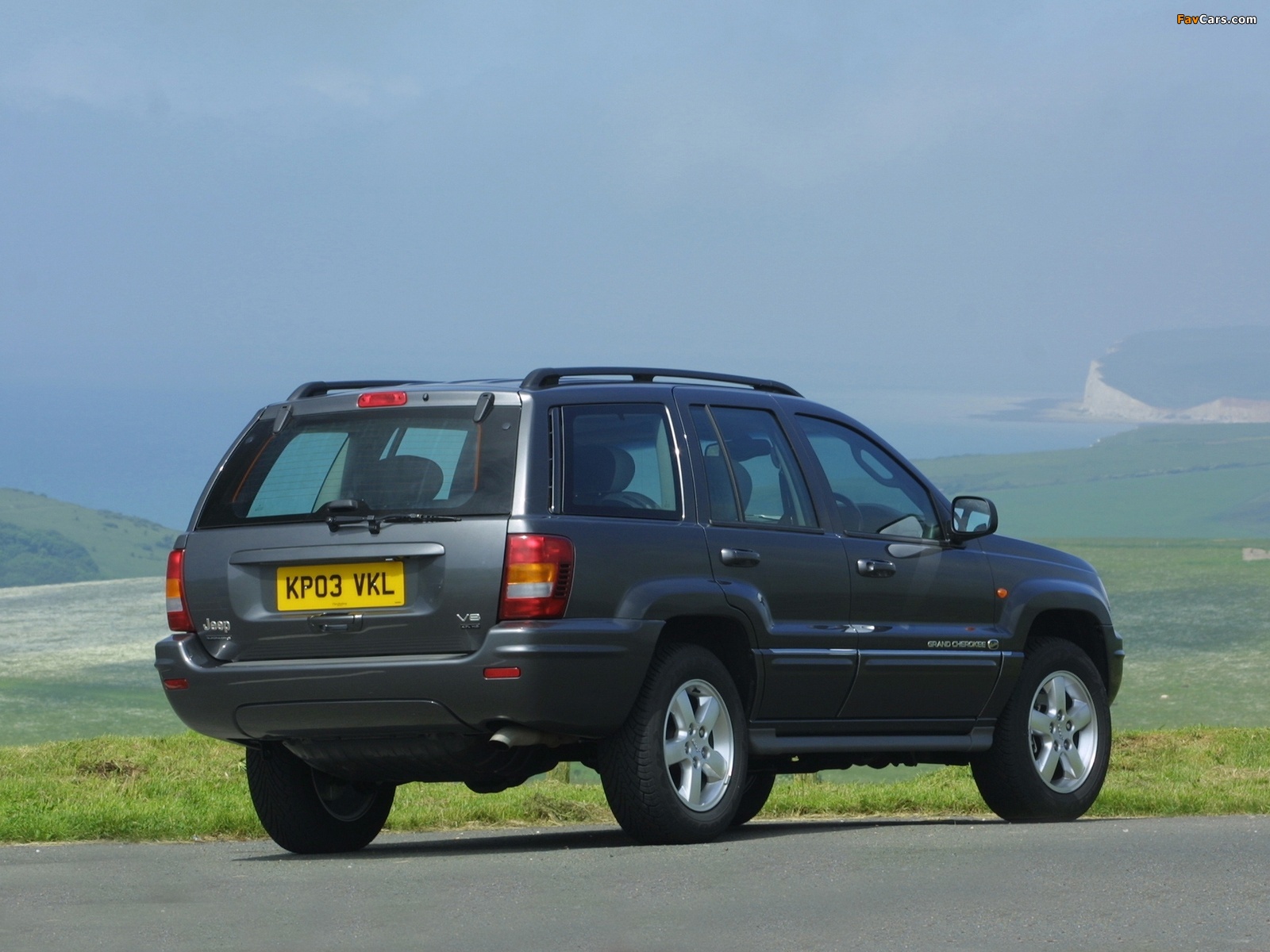 Pictures of Jeep Grand Cherokee Overland UK-spec (WJ) 2003–04 (1600 x 1200)