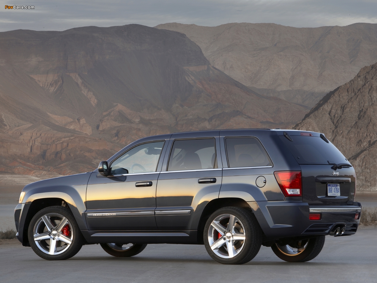Pictures of Jeep Grand Cherokee SRT8 (WK) 2006–10 (1280 x 960)