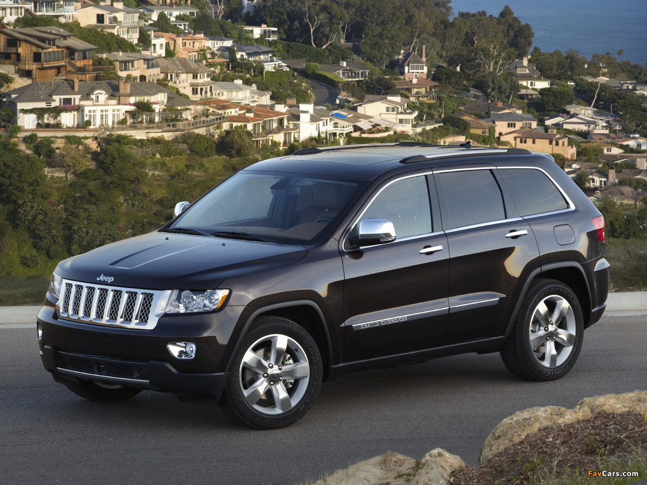 Pictures of Jeep Grand Cherokee Overland Summit (WK2) 2011–13 (1280 x 960)