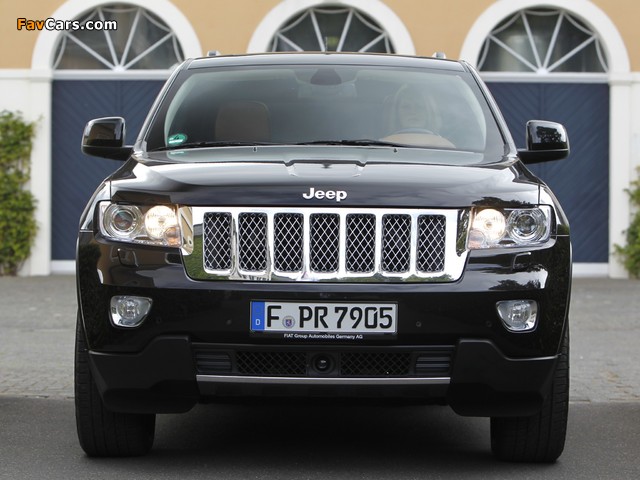 Pictures of Jeep Grand Cherokee Overland Summit EU-spec (WK2) 2011–13 (640 x 480)