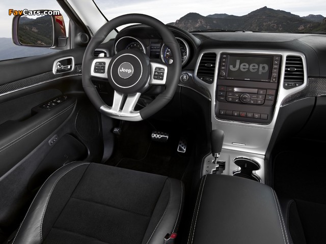 Pictures of Jeep Grand Cherokee SRT8 (WK2) 2011 (640 x 480)