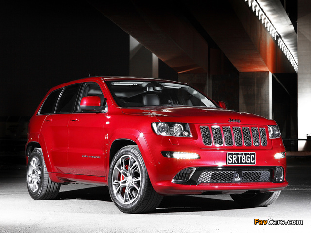 Pictures of Jeep Grand Cherokee SRT8 AU-spec (WK2) 2012–13 (640 x 480)