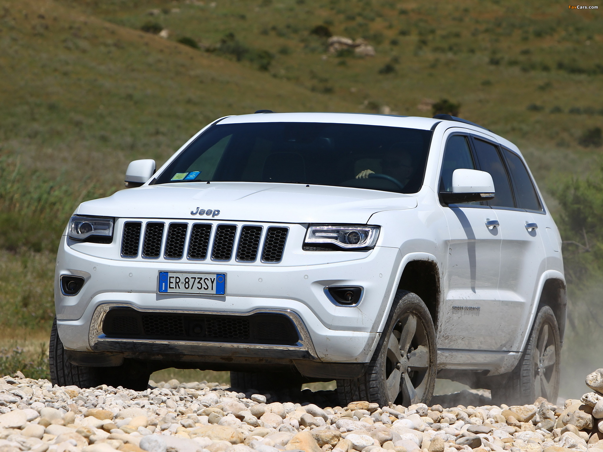 Pictures of Jeep Grand Cherokee Overland EU-spec (WK2) 2013 (2048 x 1536)