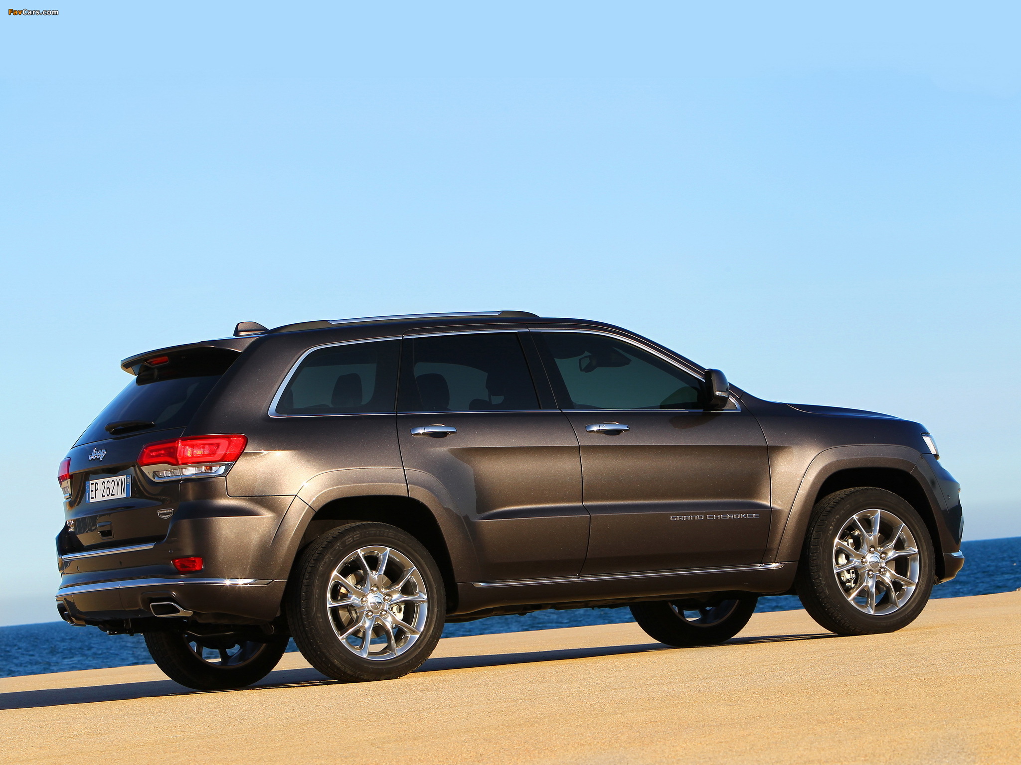 Pictures of Jeep Grand Cherokee Summit EU-spec (WK2) 2013 (2048 x 1536)