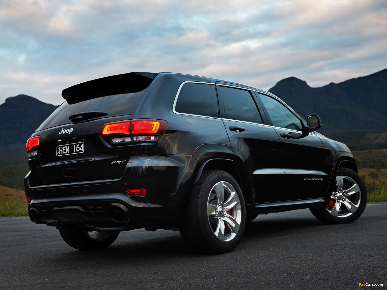 Pictures of Jeep Grand Cherokee SRT AU-spec (WK2) 2013 (1600 x 1200)