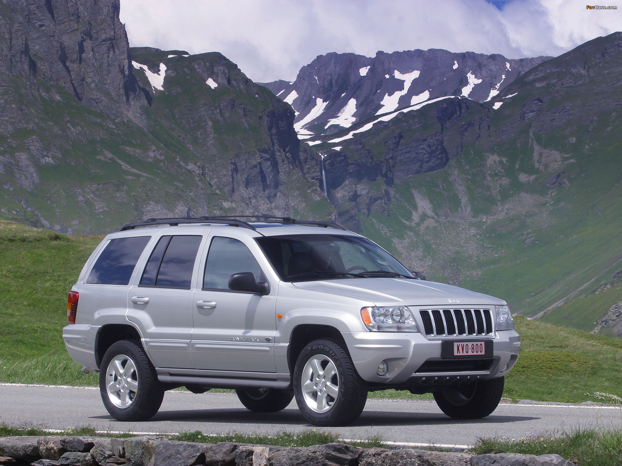 Pictures of Jeep Grand Cherokee Overland (WJ) 2002–04 (2048 x 1536)