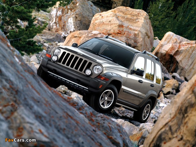 Images of Jeep Liberty Renegade 2005–07 (640 x 480)