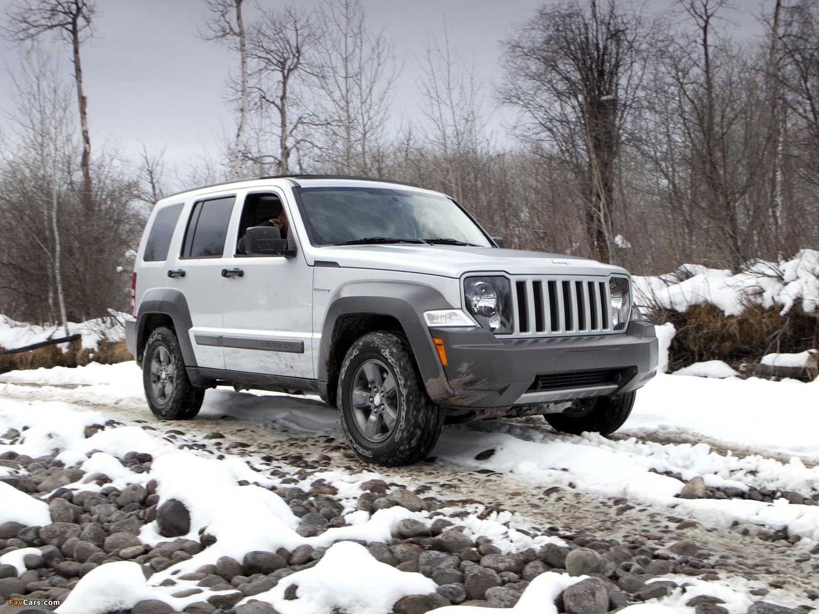 Images of Jeep Liberty Renegade (KK) 2010–11 (1600 x 1200)