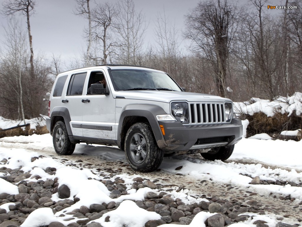 Images of Jeep Liberty Renegade (KK) 2010–11 (1024 x 768)