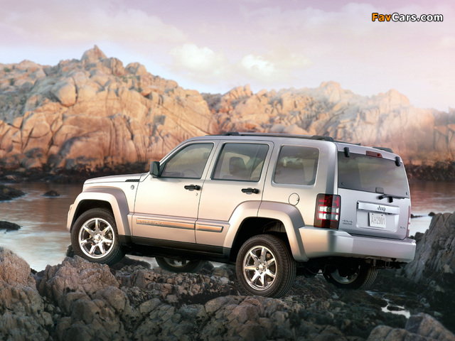 Jeep Liberty 2007 wallpapers (640 x 480)