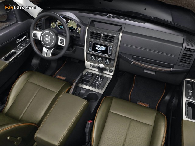 Jeep Liberty 70th Anniversary 2011 wallpapers (640 x 480)