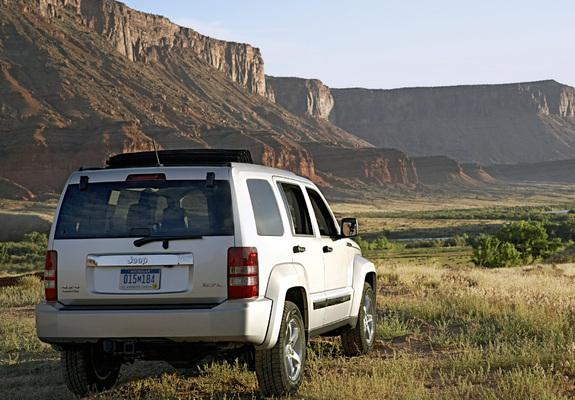 Photos of Jeep Liberty 2007