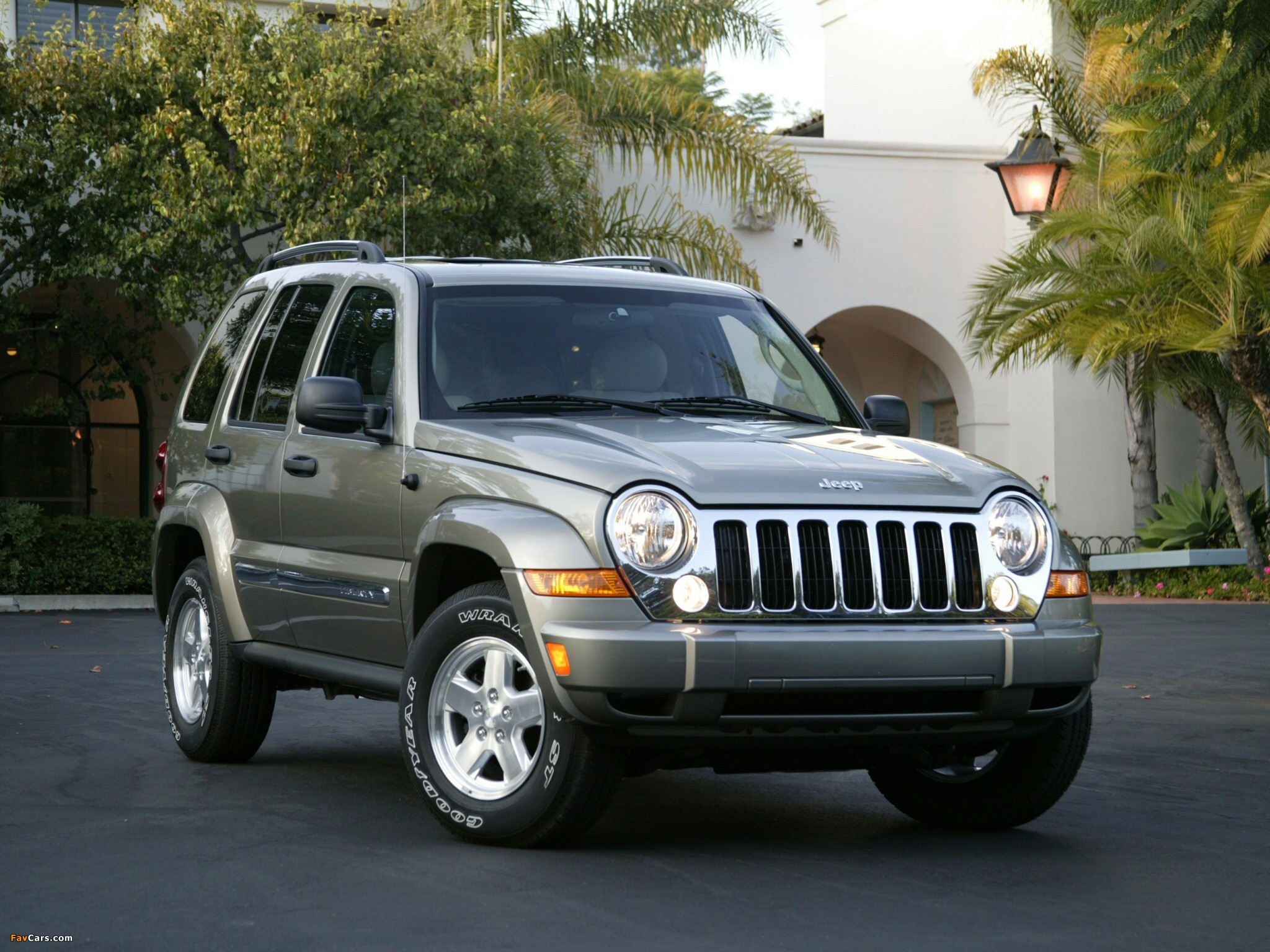 Pictures of Jeep Liberty Limited (KJ) 2004–07 (2048 x 1536)