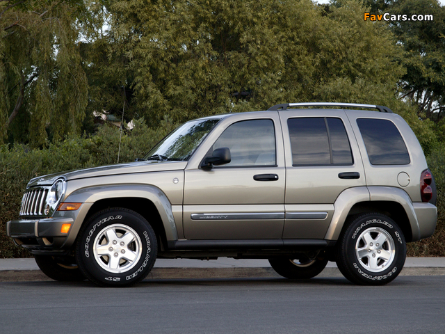Pictures of Jeep Liberty Limited (KJ) 2004–07 (640 x 480)