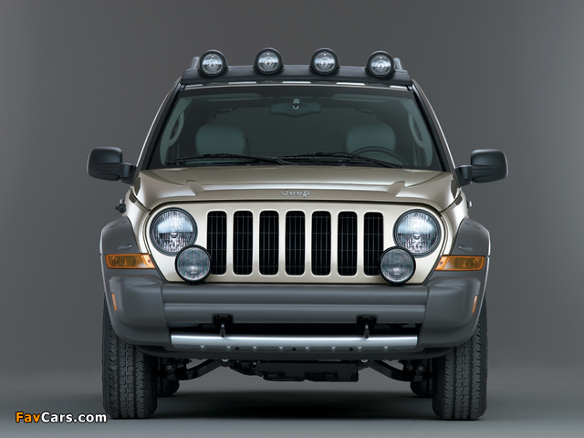 Pictures of Jeep Liberty Renegade 2005–07 (640 x 480)