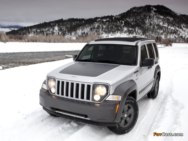 Pictures of Jeep Liberty Renegade (KK) 2010–11 (640 x 480)