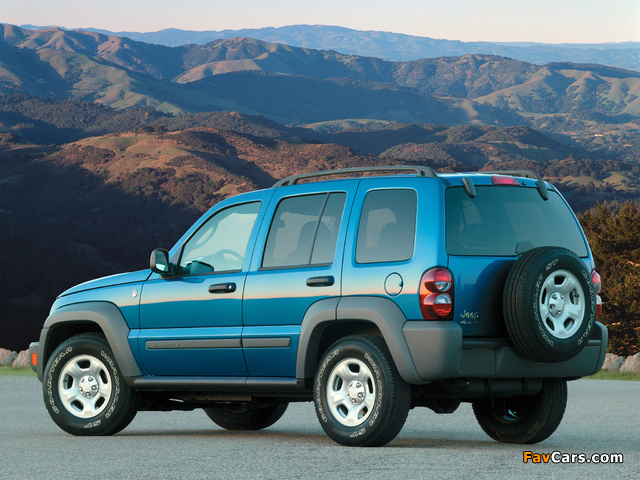 Jeep Liberty Limited 2005–07 wallpapers (640 x 480)