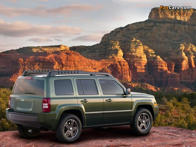Jeep Patriot Concept 2005 wallpapers (640 x 480)