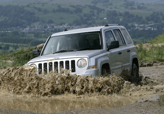 Jeep Patriot UK-spec 2007–10 pictures