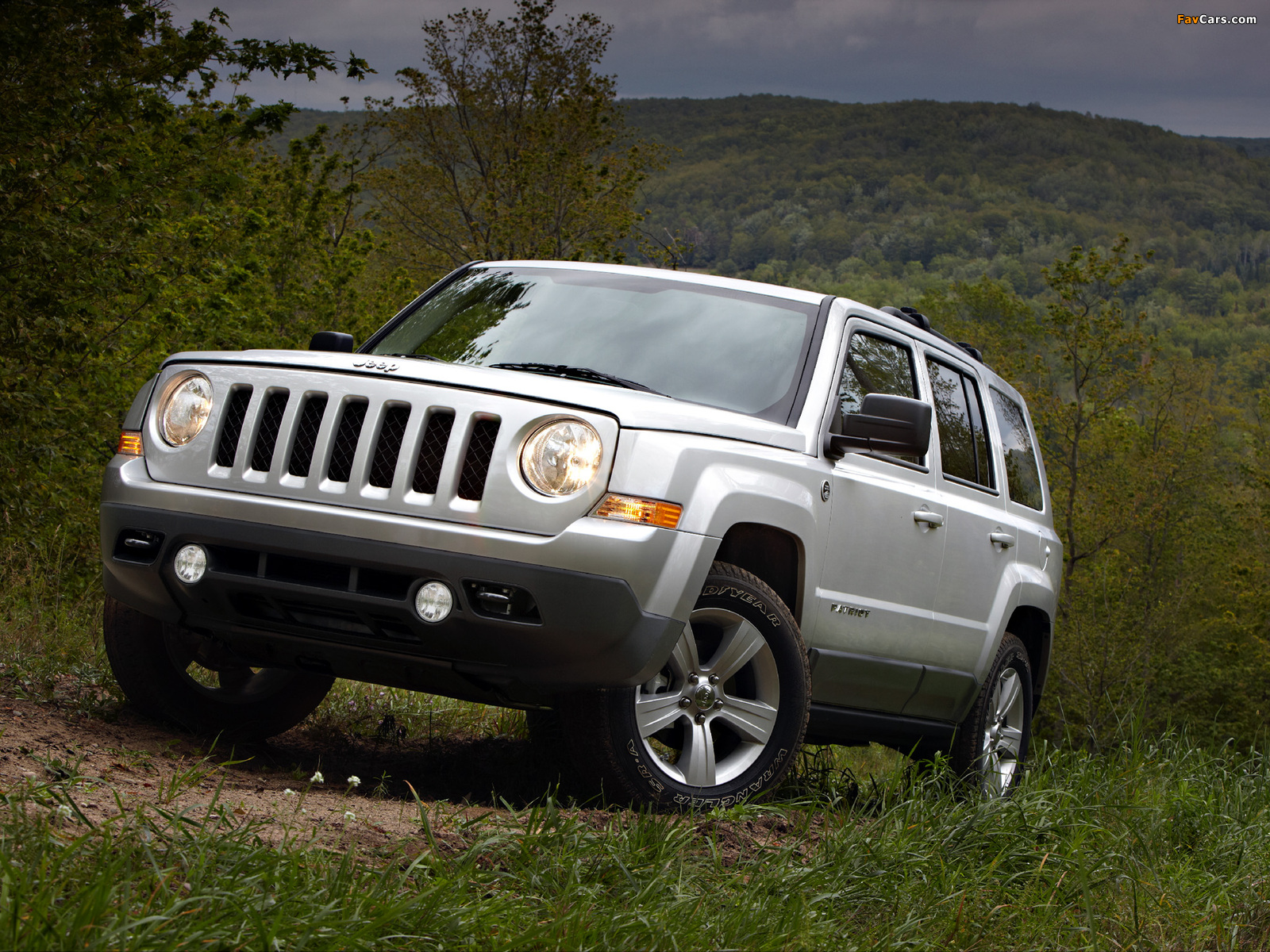 Jeep Patriot 2010 wallpapers (1600 x 1200)