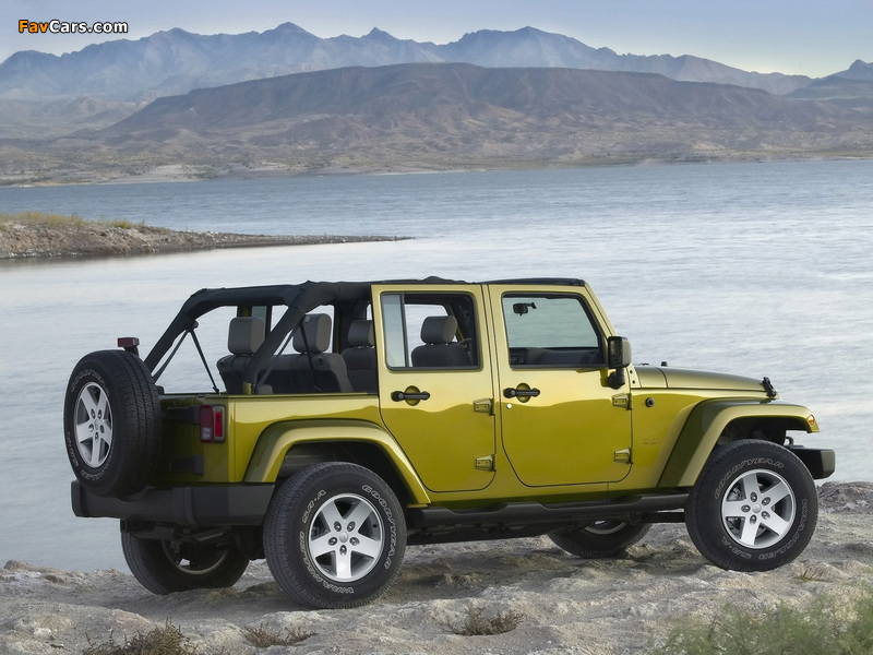 Images of Jeep Wrangler Unlimited Sahara (JK) 2006–10 (800 x 600)