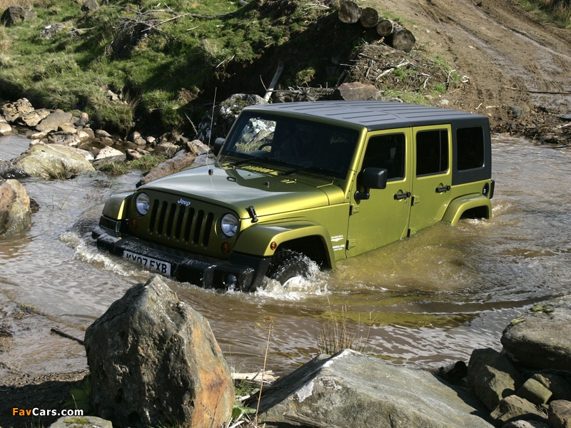 Images of Jeep Wrangler Unlimited Sahara UK-spec (JK) 2007–11 (800 x 600)