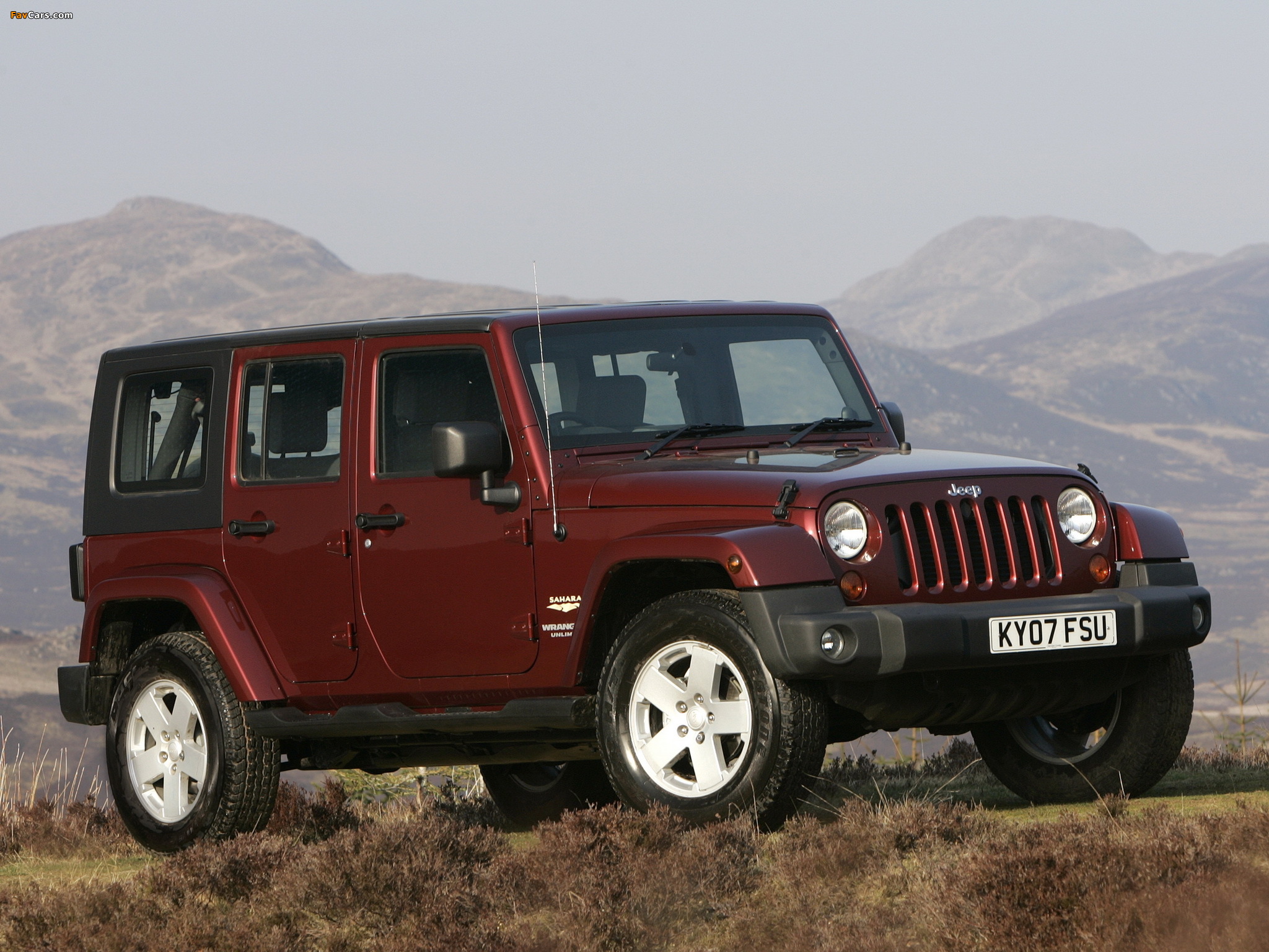 Images of Jeep Wrangler Unlimited Sahara UK-spec (JK) 2007–11 (2048 x 1536)