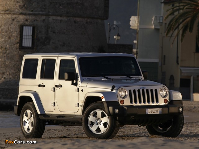 Images of Jeep Wrangler Sahara Unlimited (JK) 2011 (640 x 480)