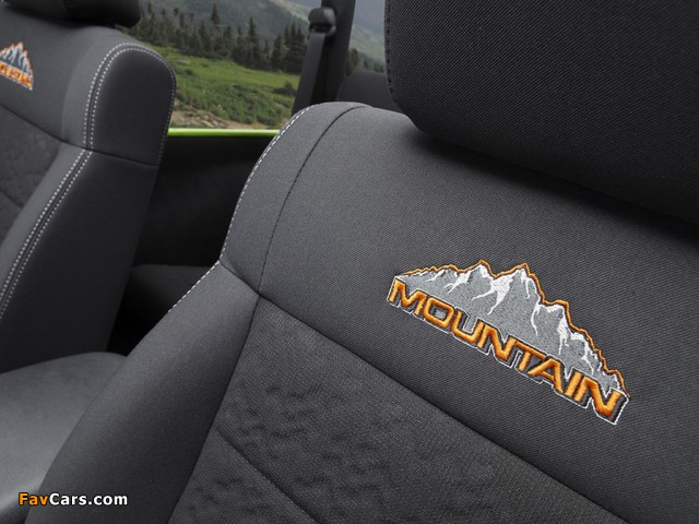 Images of Jeep Wrangler Mountain (JK) 2012 (640 x 480)