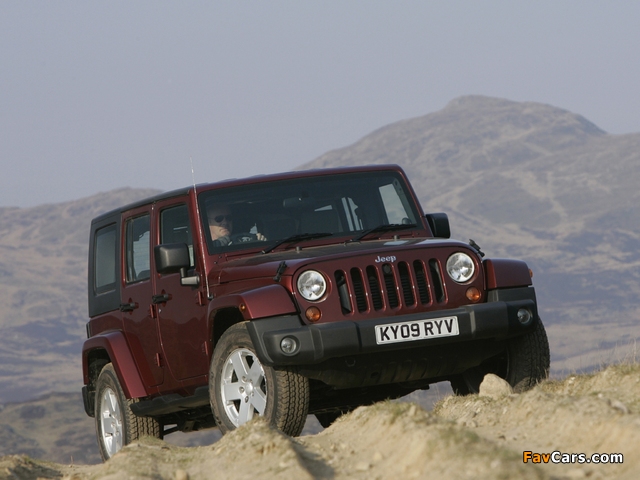 Jeep Wrangler Unlimited Sahara UK-spec (JK) 2007–11 wallpapers (640 x 480)