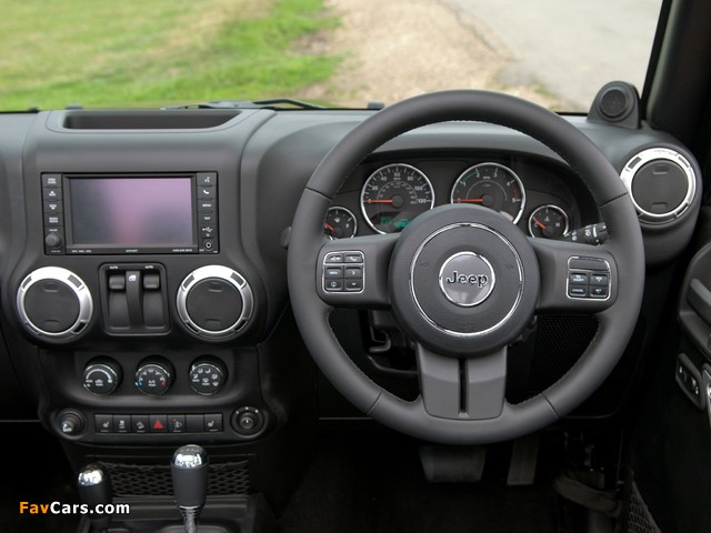 Jeep Wrangler 70th Anniversary UK-spec (JK) 2011 images (640 x 480)
