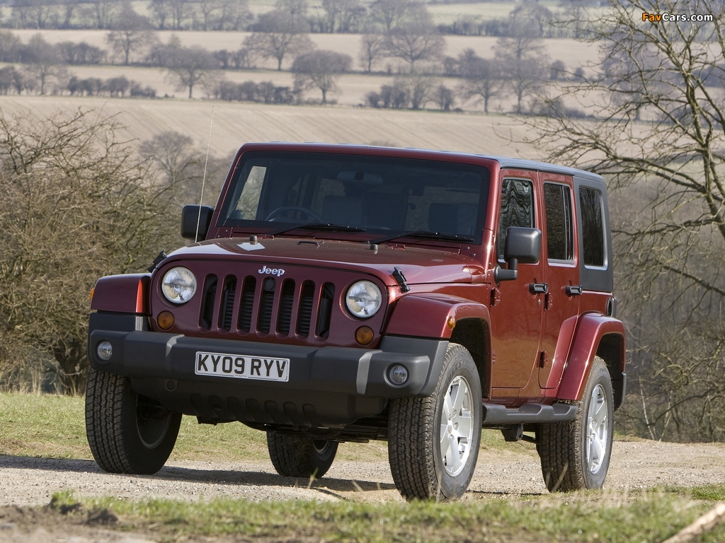 Photos of Jeep Wrangler Unlimited Sahara UK-spec (JK) 2007–11 (1024 x 768)