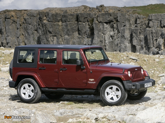 Photos of Jeep Wrangler Unlimited Sahara UK-spec (JK) 2007–11 (640 x 480)