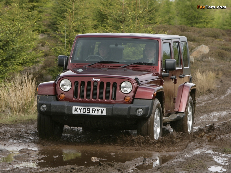 Photos of Jeep Wrangler Unlimited Sahara UK-spec (JK) 2007–11 (800 x 600)