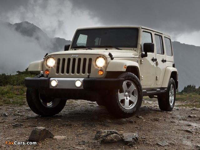 Photos of Jeep Wrangler Unlimited Sahara (JK) 2010 (640 x 480)