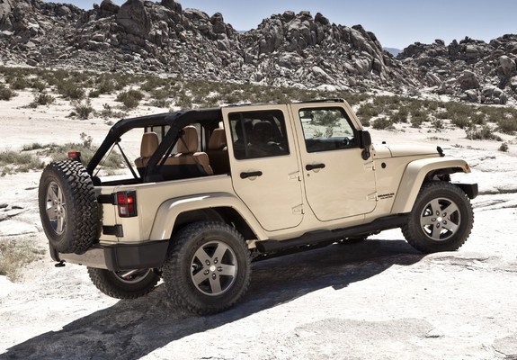 Photos of Jeep Wrangler Unlimited Mojave (JK) 2011