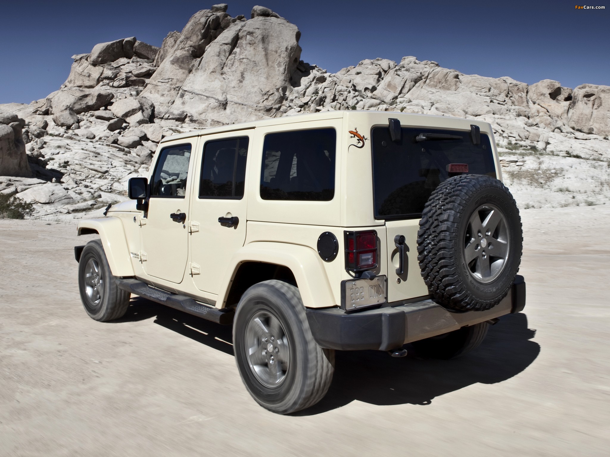 Photos of Jeep Wrangler Unlimited Mojave (JK) 2011 (2048 x 1536)