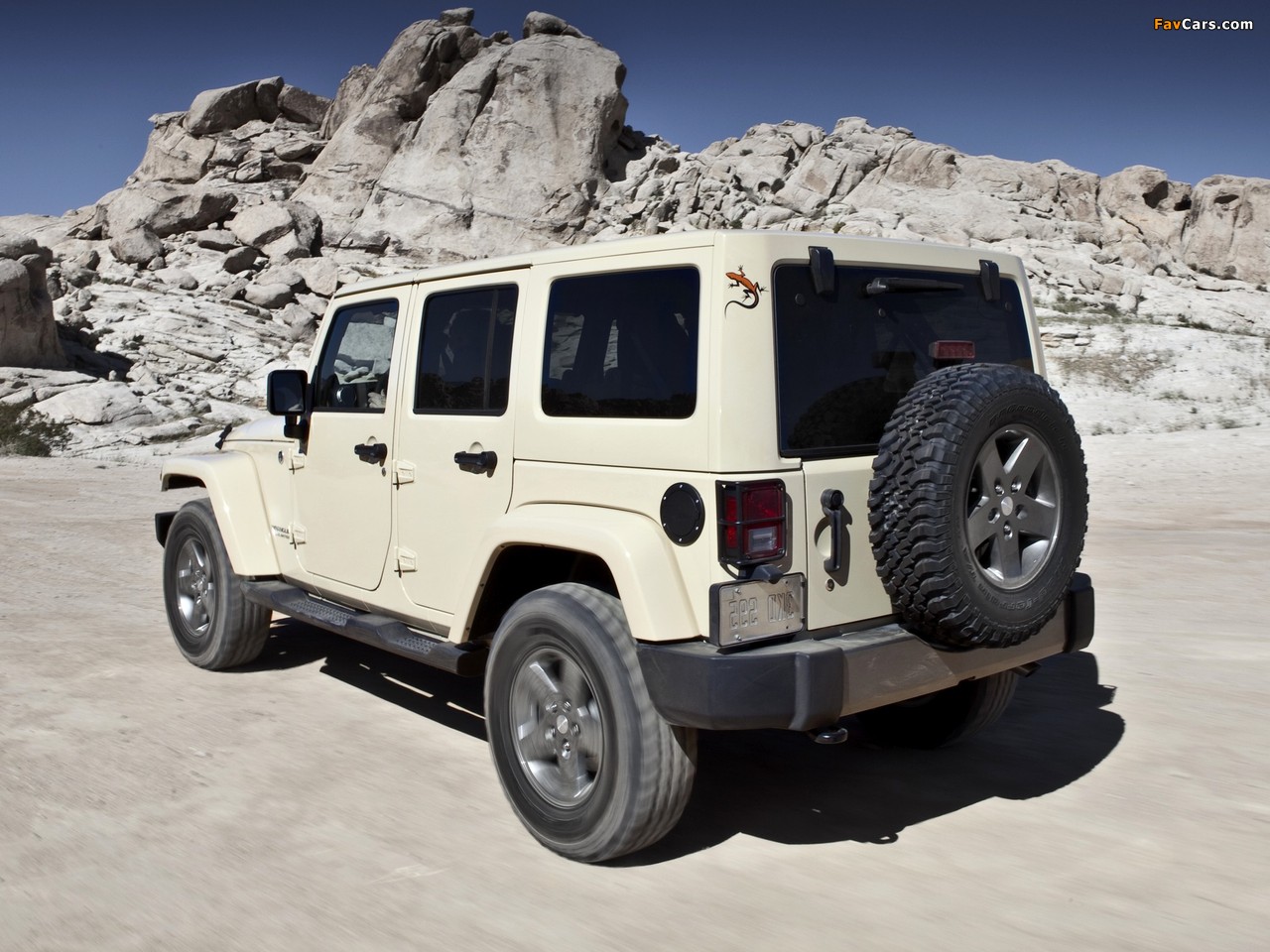 Photos of Jeep Wrangler Unlimited Mojave (JK) 2011 (1280 x 960)