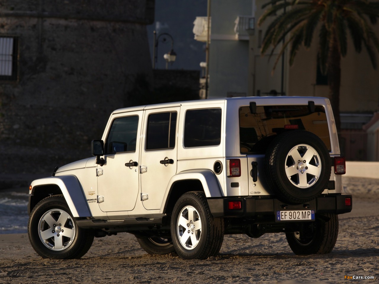 Photos of Jeep Wrangler Sahara Unlimited (JK) 2011 (1280 x 960)