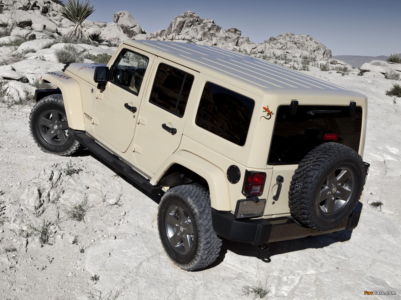 Photos of Jeep Wrangler Unlimited Mojave (JK) 2011 (1280 x 960)