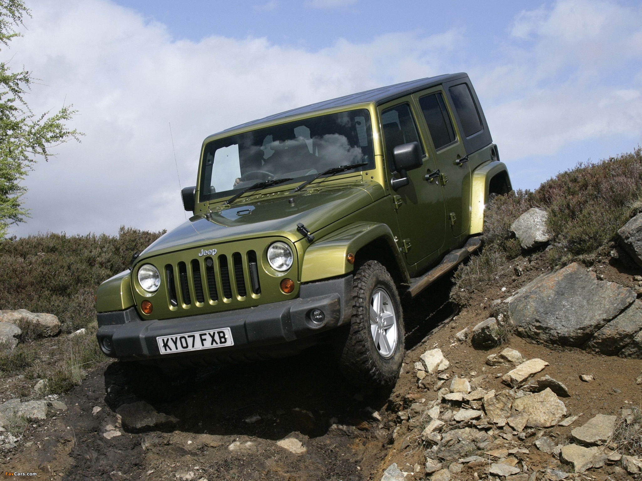 Pictures of Jeep Wrangler Unlimited Sahara UK-spec (JK) 2007–11 (2048 x 1536)