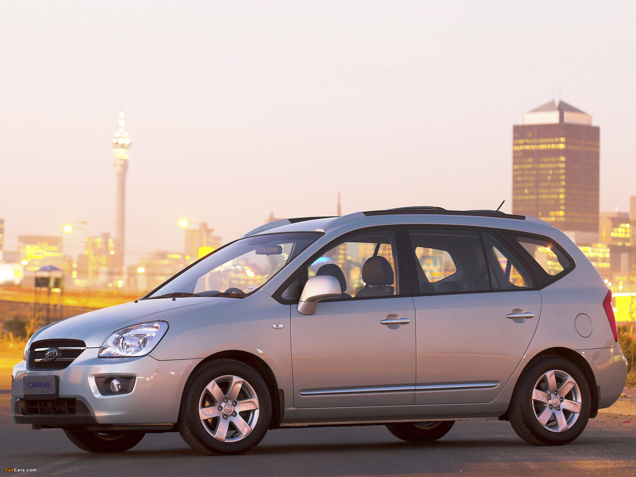 Images of Kia Carens ZA-spec (UN) 2007–09 (2048 x 1536)