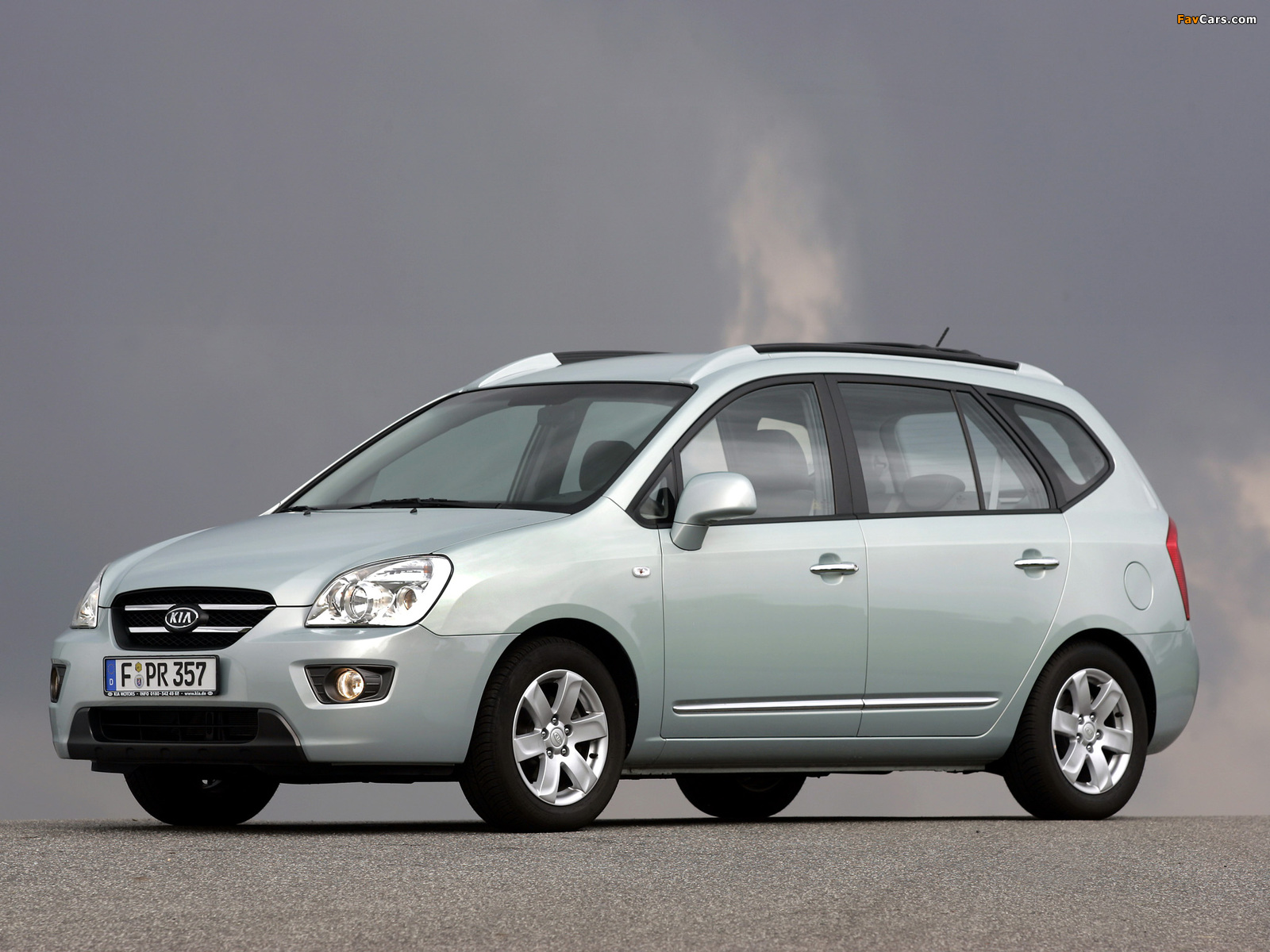 Kia Carens (UN) 2006–10 photos (1600 x 1200)