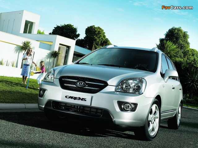 Kia Carens (UN) 2006–10 photos (640 x 480)