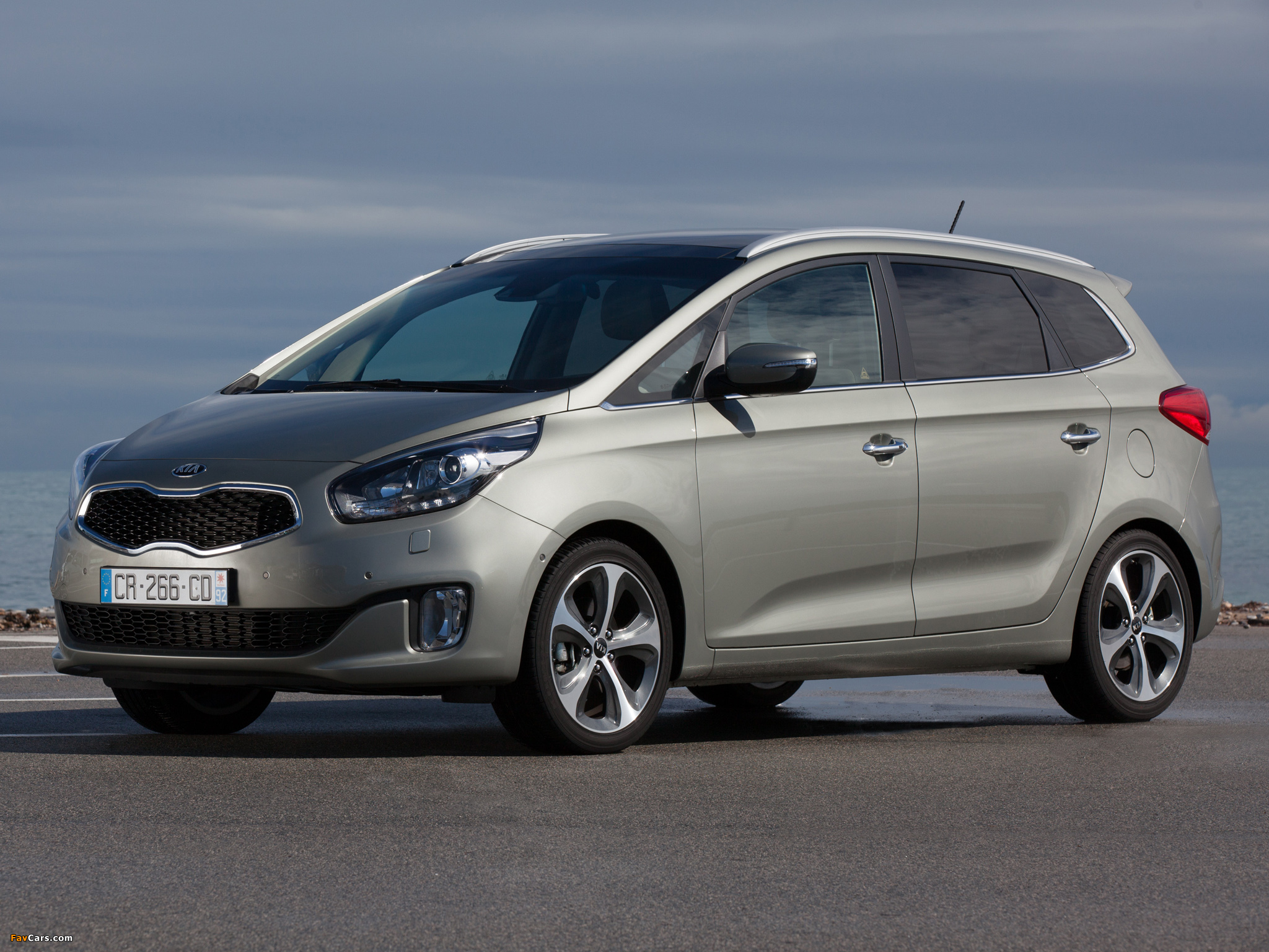 Kia Carens EcoDynamics 2013 photos (2048 x 1536)