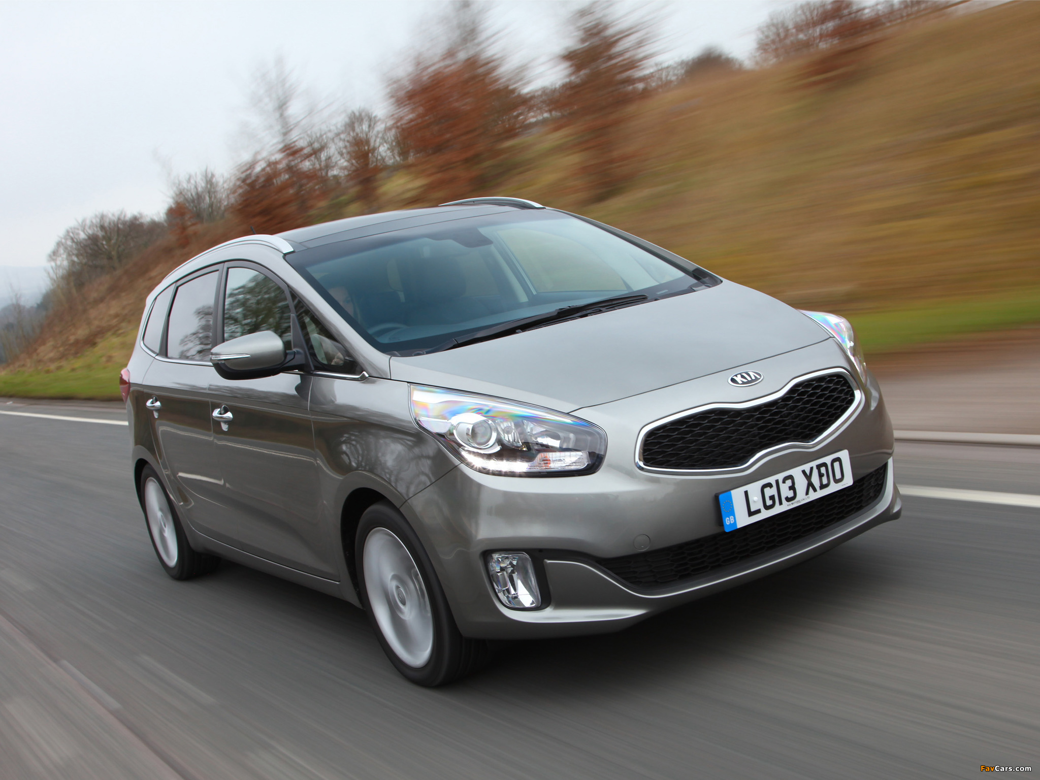 Kia Carens EcoDynamics UK-spec 2013 photos (2048 x 1536)